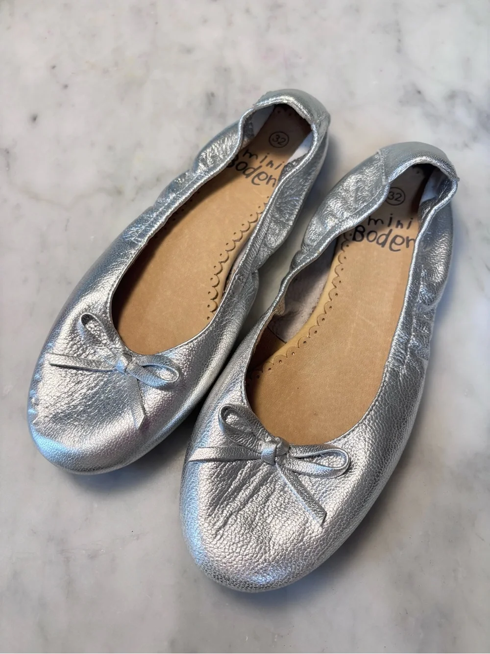 Mini Biden Metallic Silver Girls Flats Ballet Bow Dress Shoes Holiday EU 32 US 1
